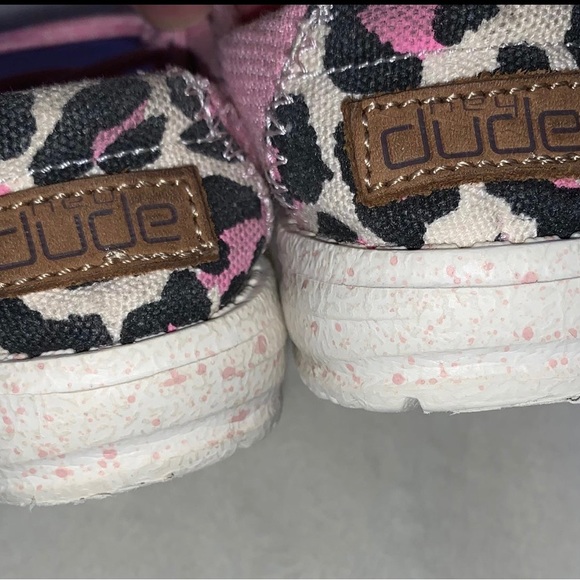 2 PAIR WENDY HEY DUDE SHOES SUPER ADORABLE COLLECTION. - Picture 5 of 6